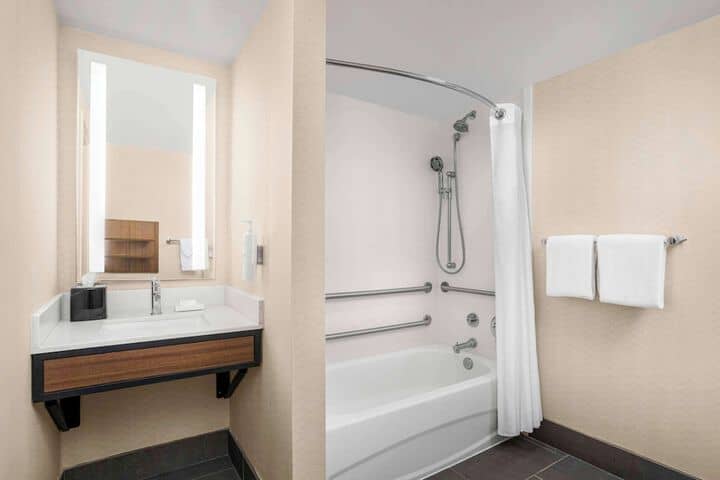Room 18 of 39