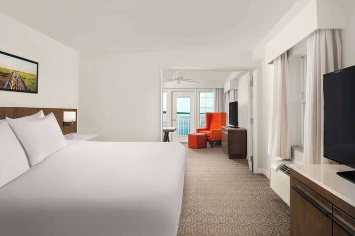 Room 5 of 39